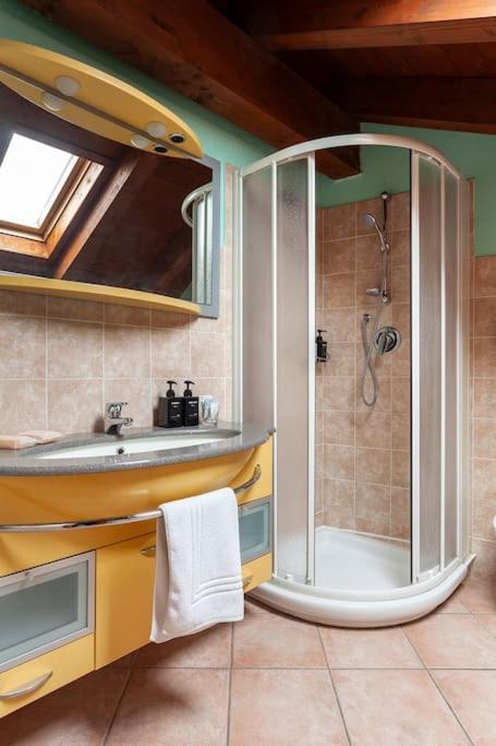 Ferienwohnung Alex Haus Somma Lombardo Exterior foto