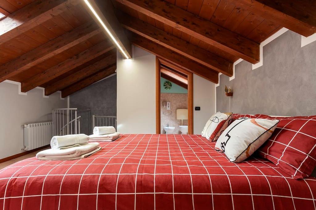 Ferienwohnung Alex Haus Somma Lombardo Exterior foto